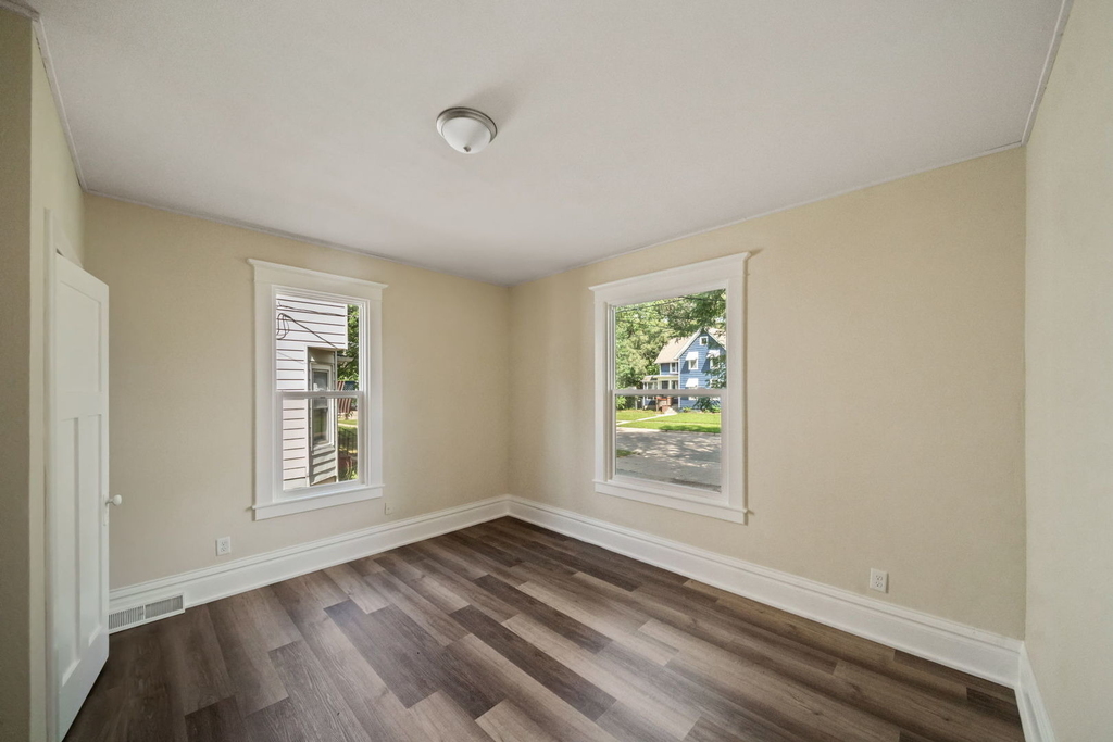 1439 8th Avenue - Photo 11