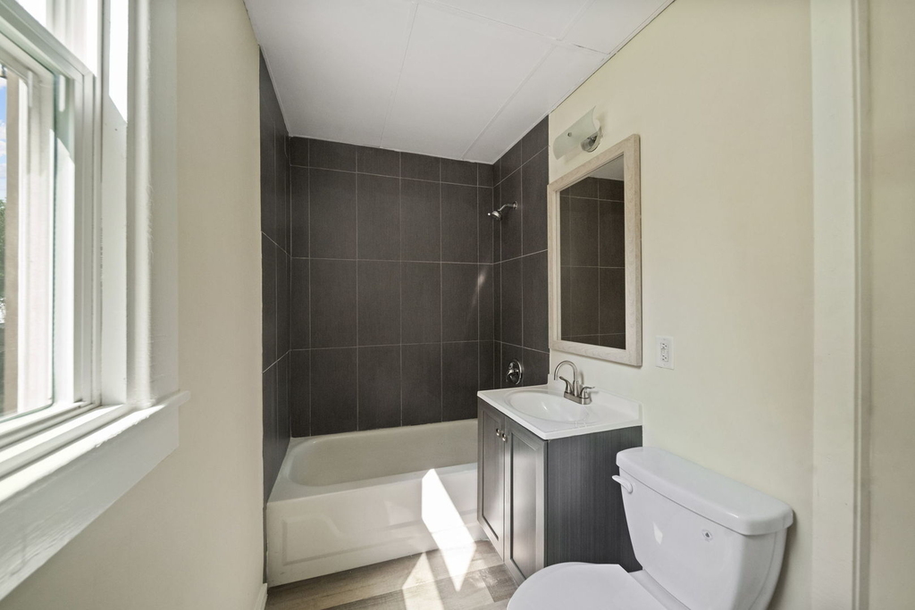 1439 8th Avenue - Photo 12