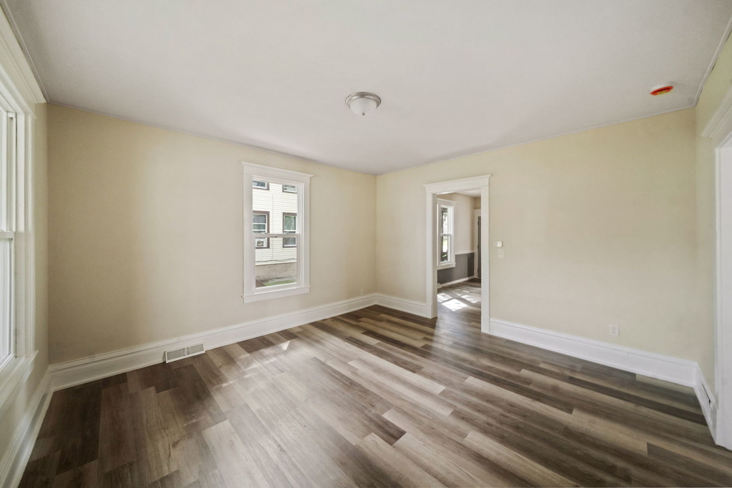 1439 8th Avenue - Photo 5