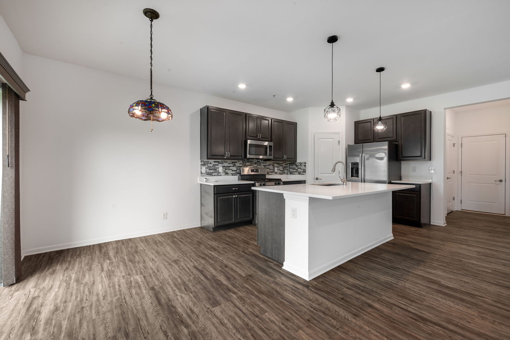 1024 Moraine Drive - Photo 3