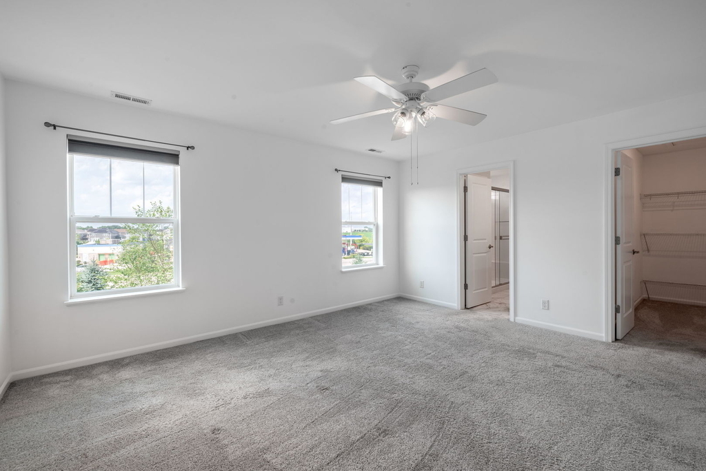 1024 Moraine Drive - Photo 8
