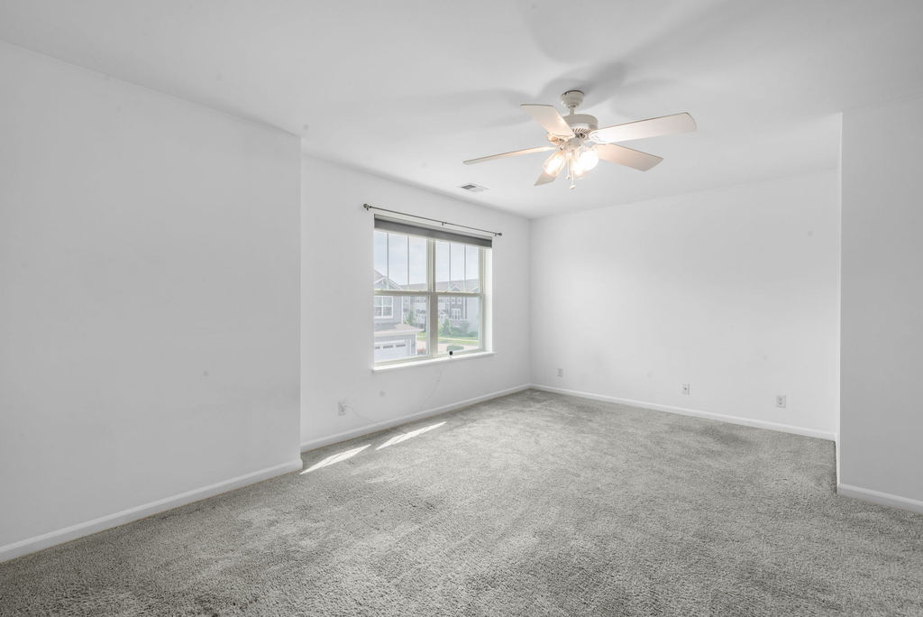 1024 Moraine Drive - Photo 10
