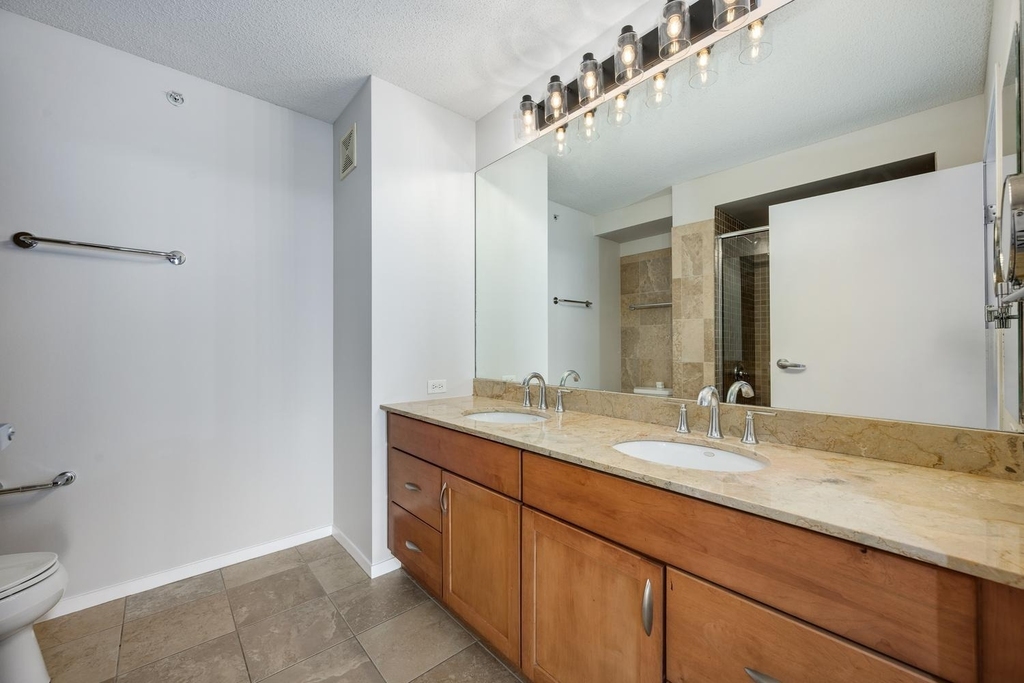 9715 Woods Drive - Photo 13