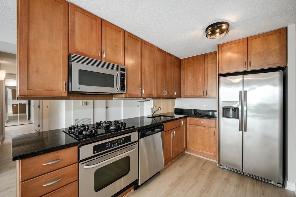 9715 Woods Drive - Photo 3