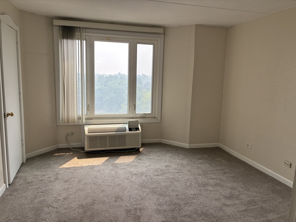 1 Renaissance Place - Photo 7