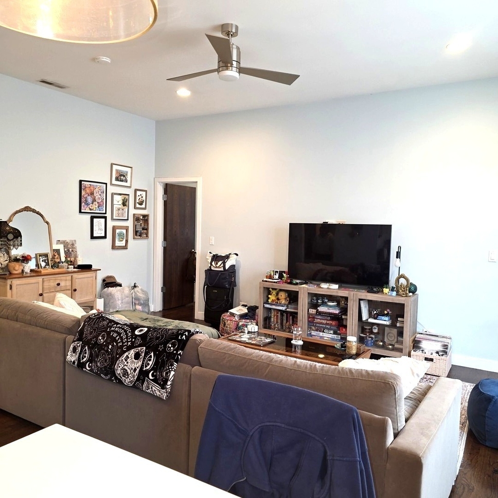 2456 N California Avenue - Photo 3