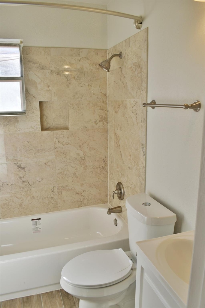 2524 Binz Street - Photo 6