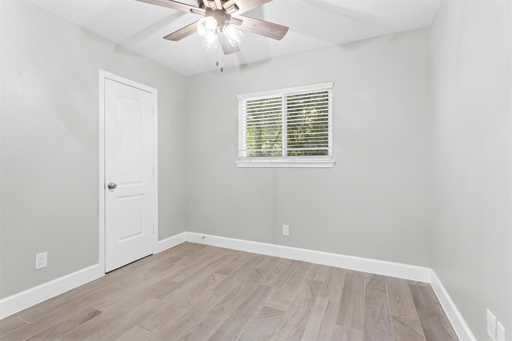 909 Stewart Street - Photo 21