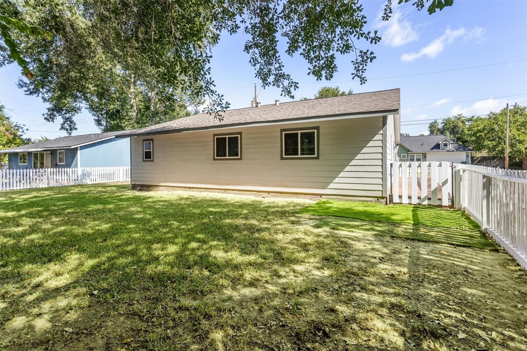 909 Stewart Street - Photo 30