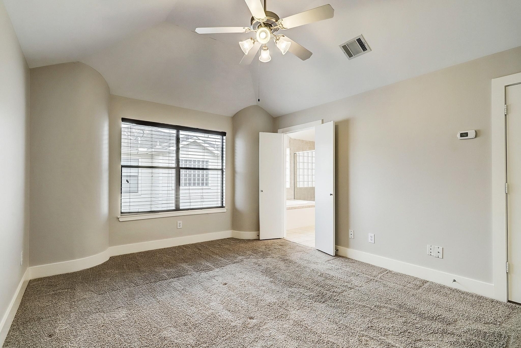 425 W 26th Street - Photo 14