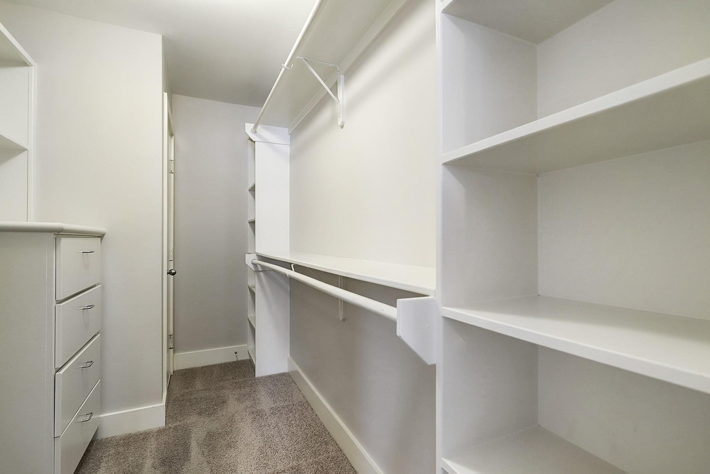 425 W 26th Street - Photo 16