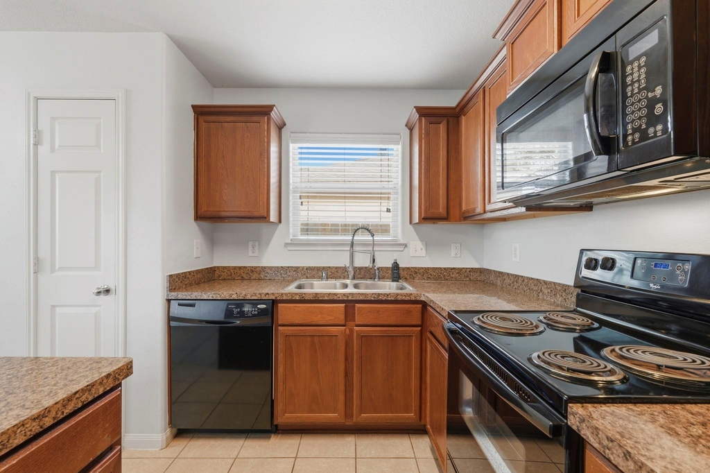 6910 Clover Walk Lane - Photo 3