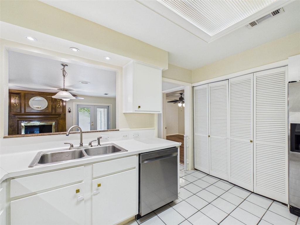 2719 Olympia Drive - Photo 31