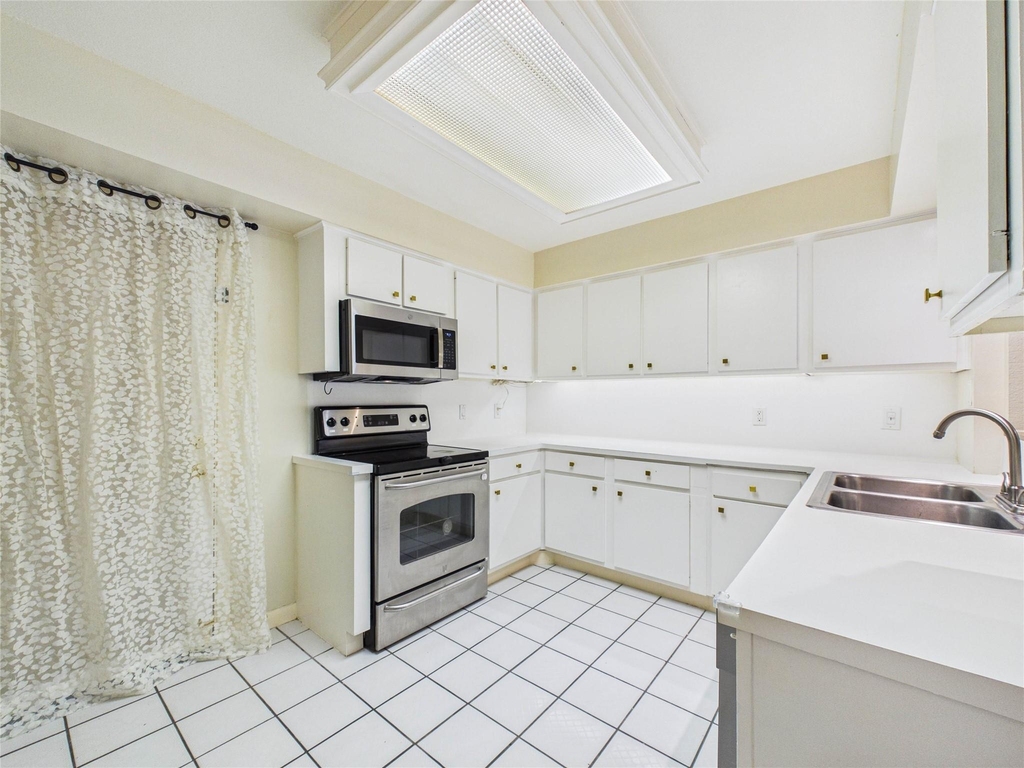 2719 Olympia Drive - Photo 28