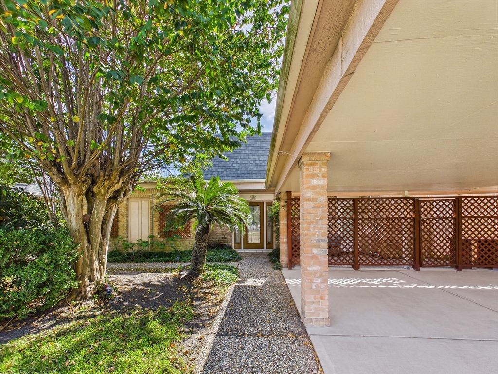 2719 Olympia Drive - Photo 3