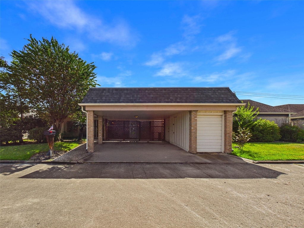 2719 Olympia Drive - Photo 2