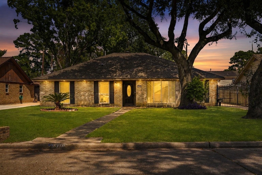 11810 Rowood Drive - Photo 0
