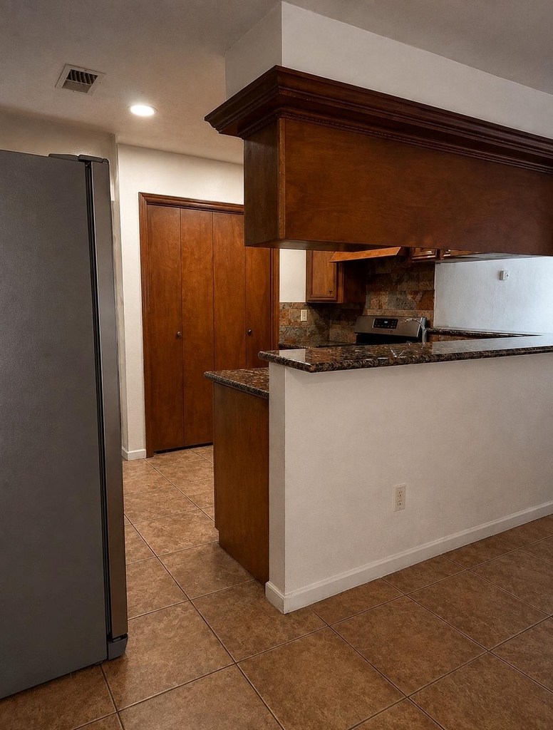6603 Crakston Street - Photo 5