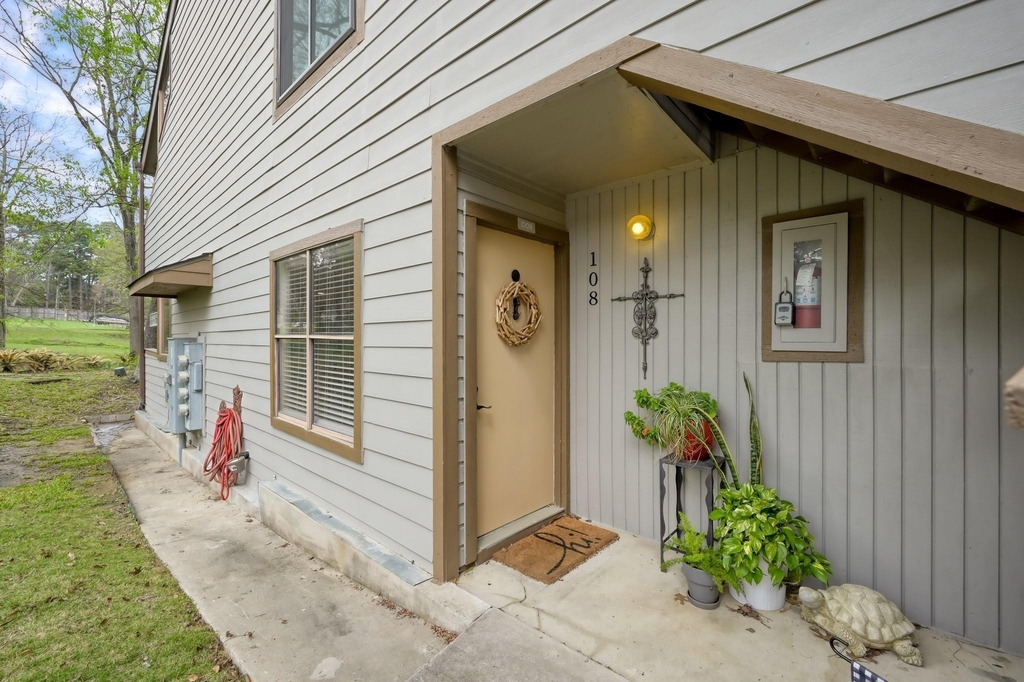 3900 Aspen Drive - Photo 0