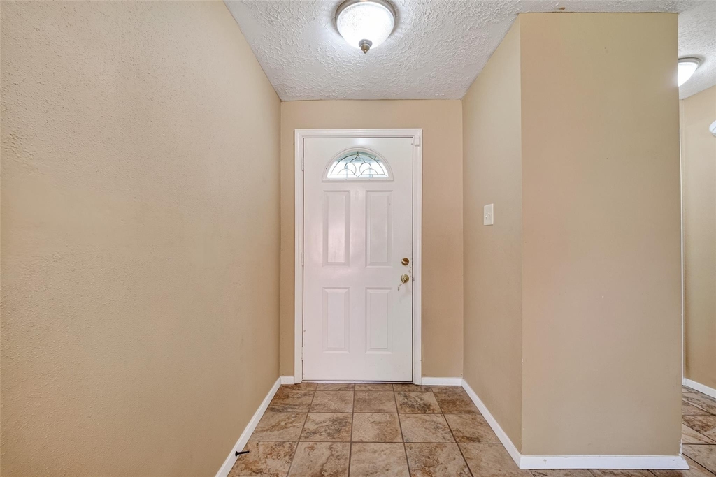 1379 Wrotham Lane - Photo 5