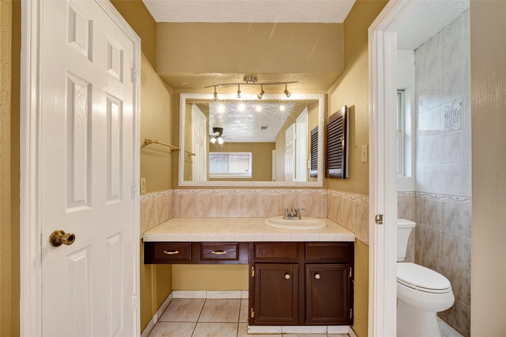 1379 Wrotham Lane - Photo 17