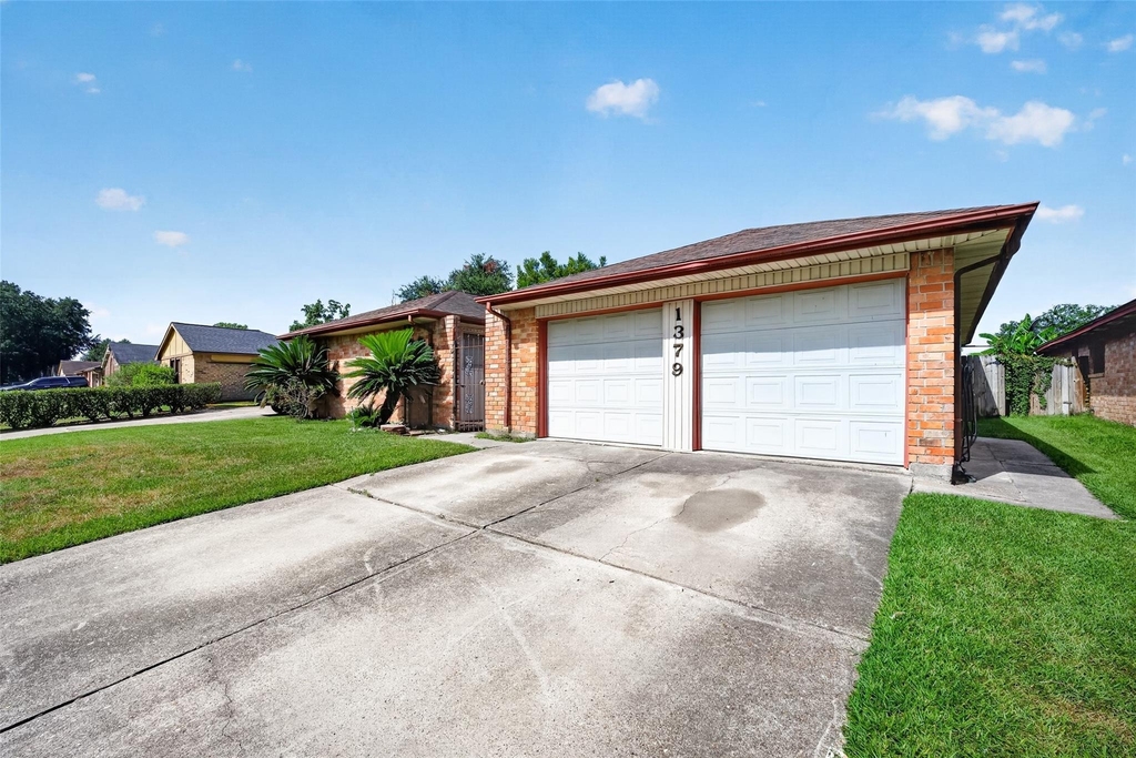 1379 Wrotham Lane - Photo 4