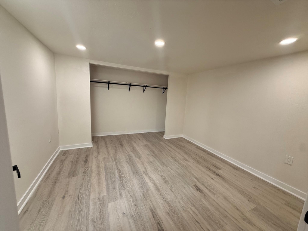 912 E 20th Street - Photo 4