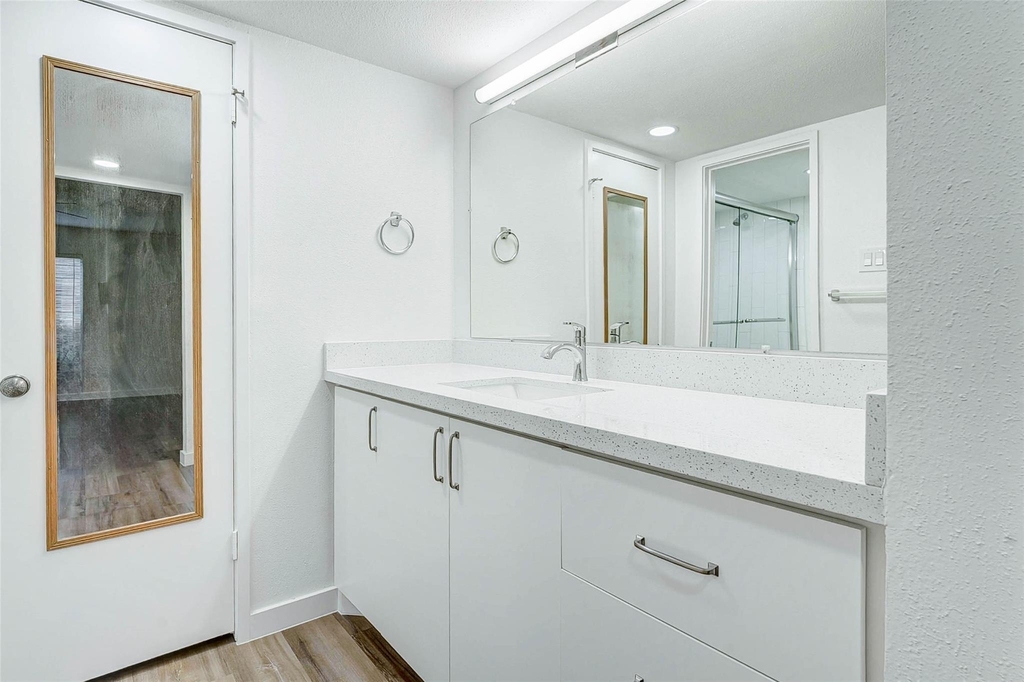 7555 Katy Freeway - Photo 30