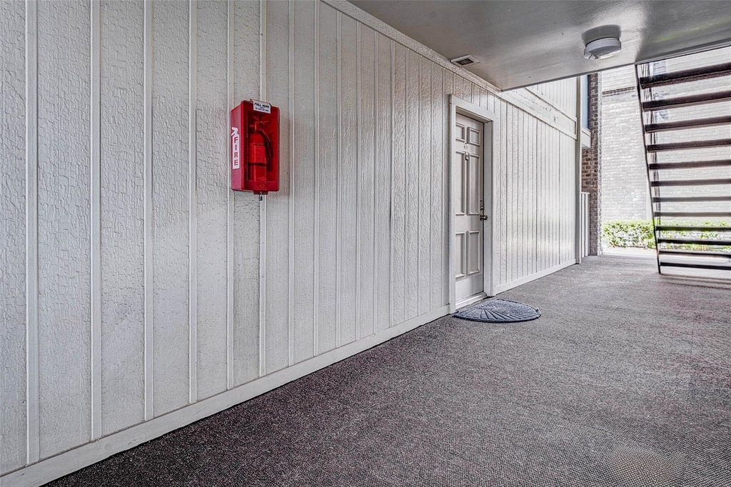 7555 Katy Freeway - Photo 25