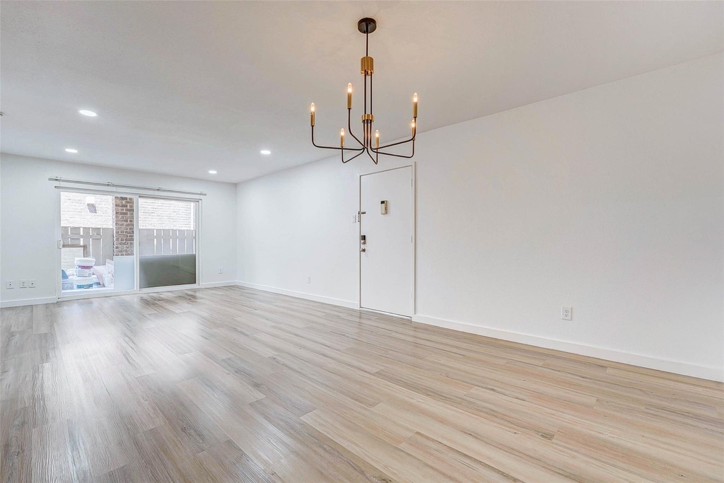 7555 Katy Freeway - Photo 27