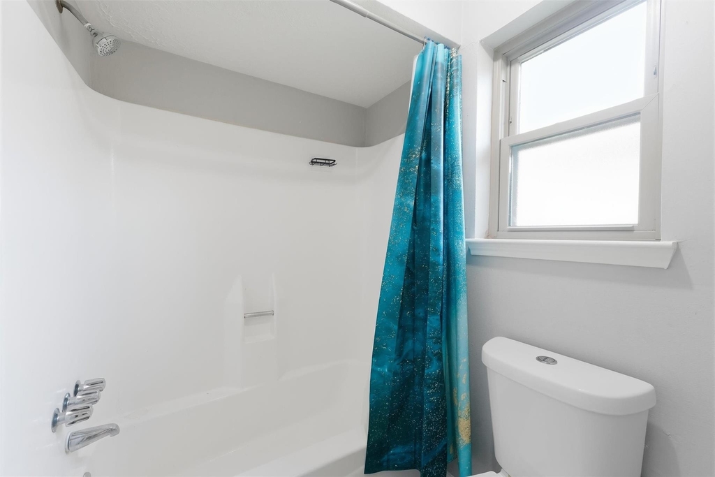 8614 Sherrywood Drive - Photo 8