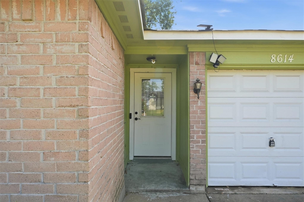 8614 Sherrywood Drive - Photo 2