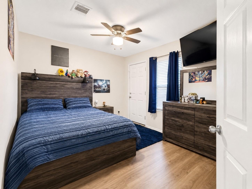 1310 Vincente Court - Photo 7