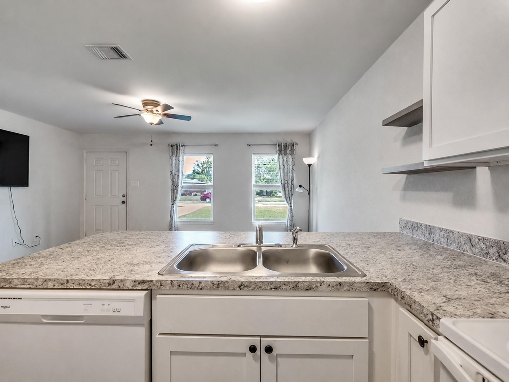2029 6th Street - Photo 9