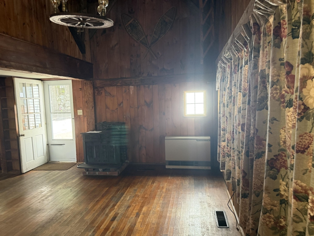 572 S Main - Photo 2