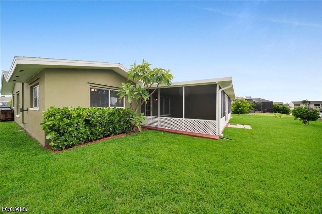 1207 Se 40th Terrace - Photo 3