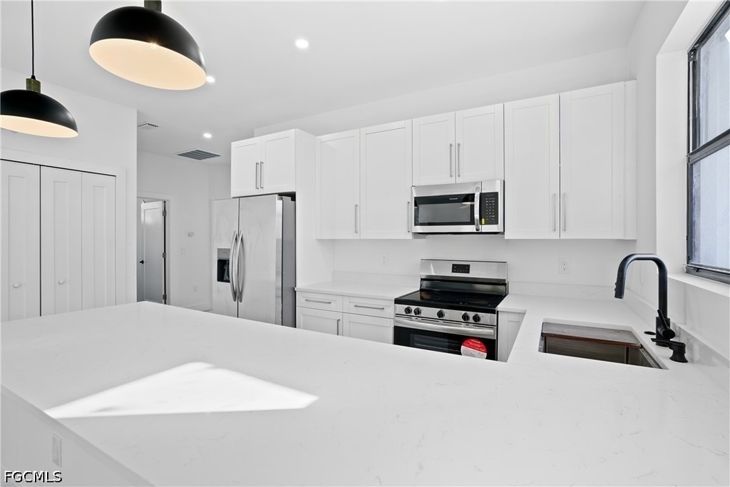 322 Loire Avenue S - Photo 15