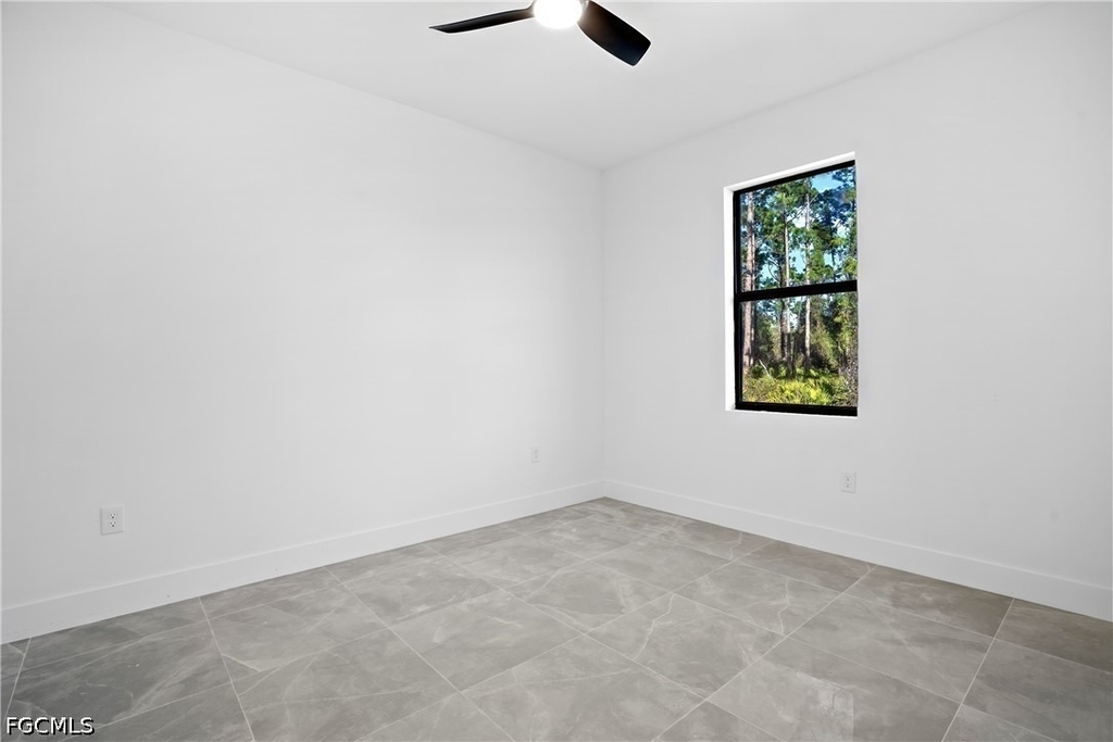 322 Loire Avenue S - Photo 9