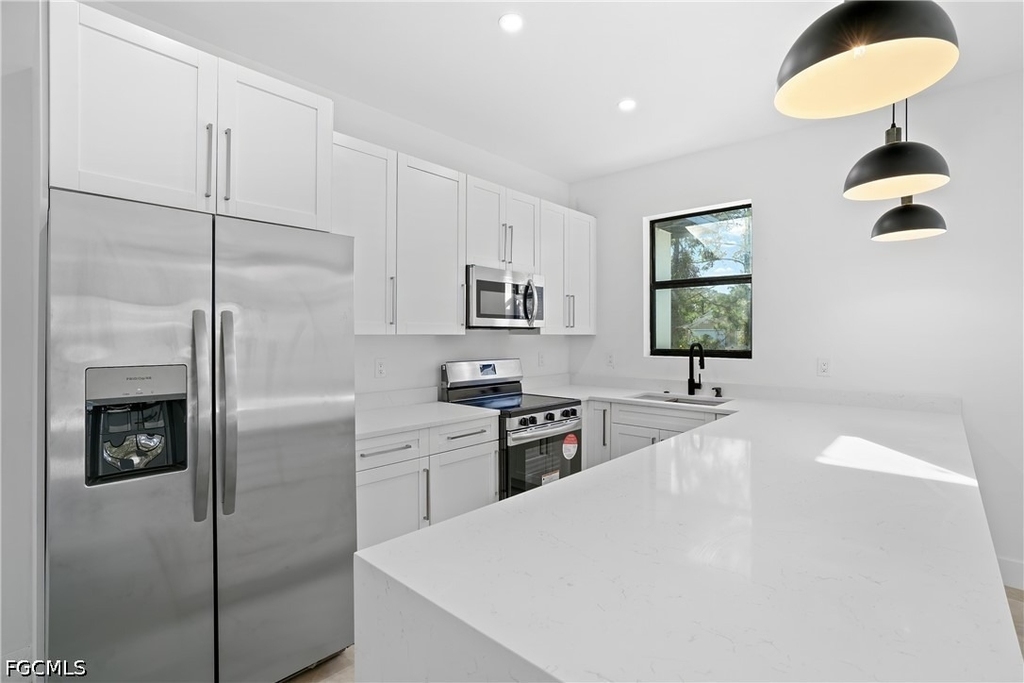 322 Loire Avenue S - Photo 1