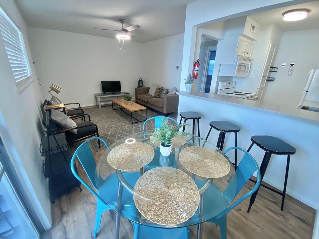 1855 Portsmouth Street - Photo 3