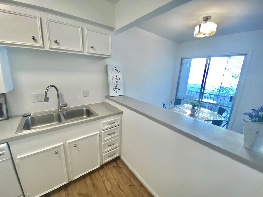 1855 Portsmouth Street - Photo 4