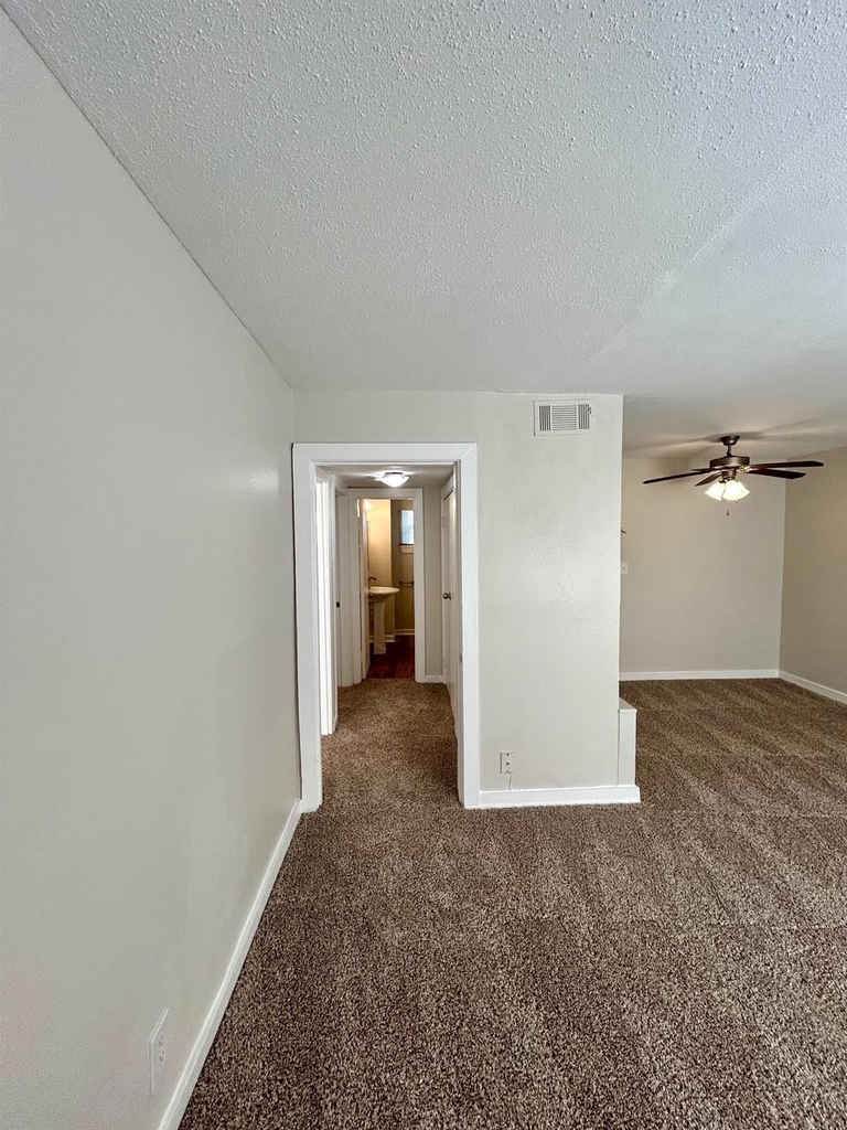 5415 Scott Street - Photo 2