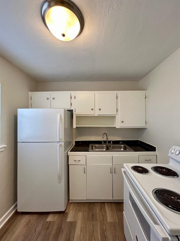 5415 Scott Street - Photo 11