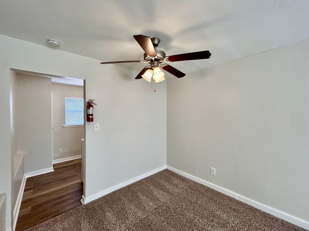 5415 Scott Street - Photo 8
