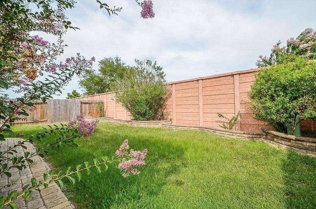 7306 Cypress Prairie Drive - Photo 1