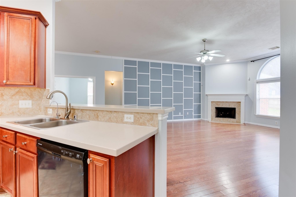 7131 Sundance Meadows Lane - Photo 16