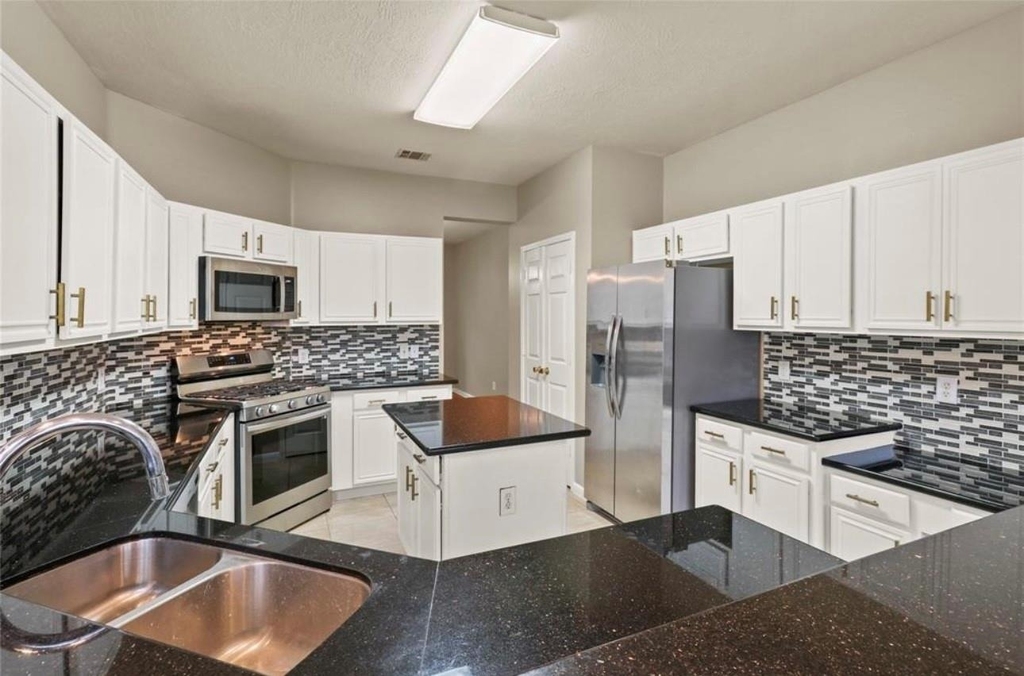 10807 Oak Bayou Lane - Photo 15