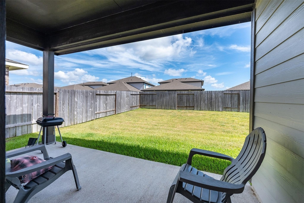19014 Norbury Park Lane - Photo 25