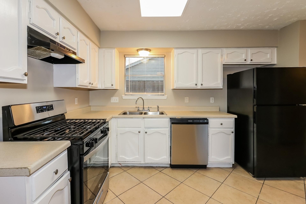 20202 Big Timber Court - Photo 5