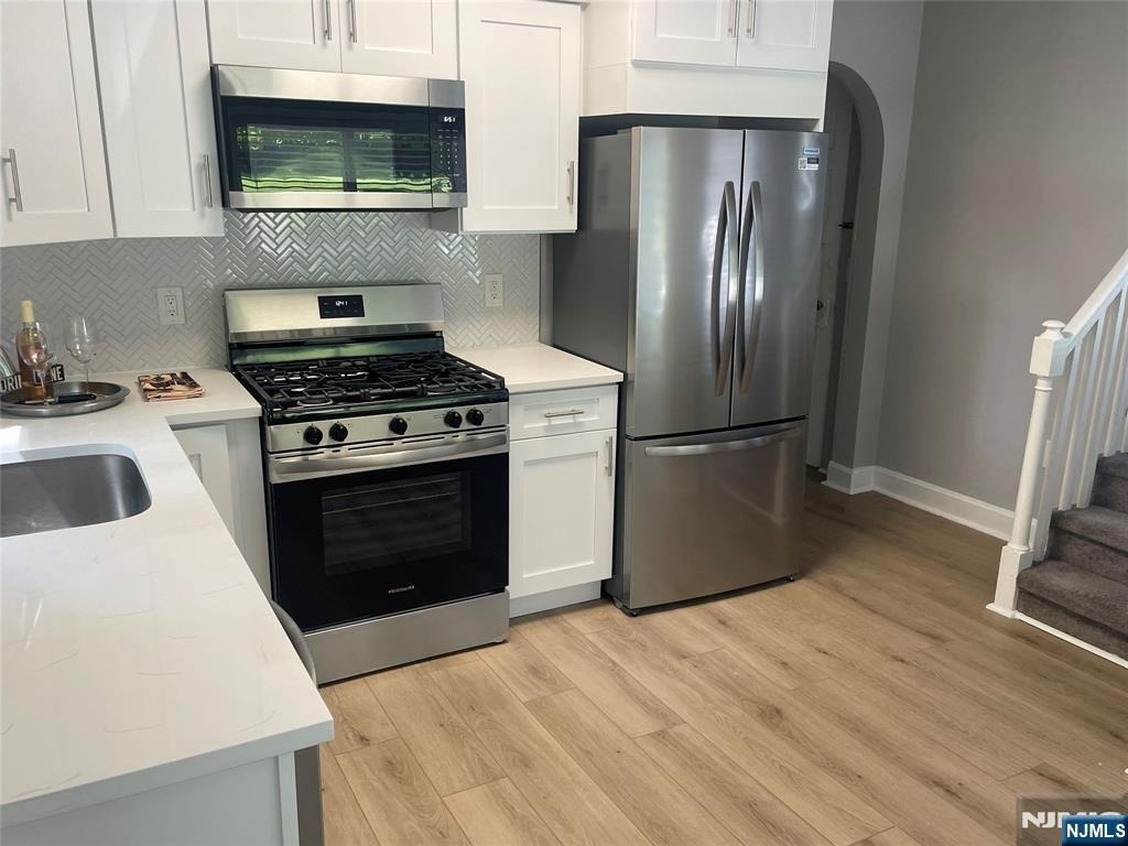 606 Wyckoff - Photo 10